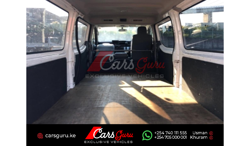 2015 Toyota Caravan Van image-5