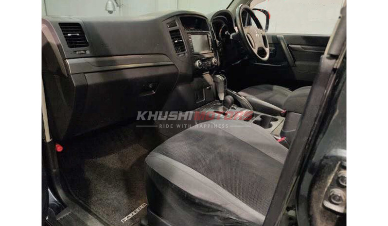 2006 Mitsubishi Pajero image-6