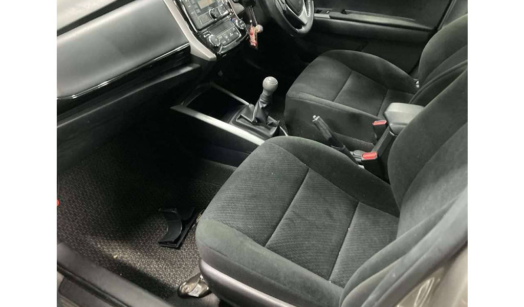 2018 Toyota Corolla Axio G image-4