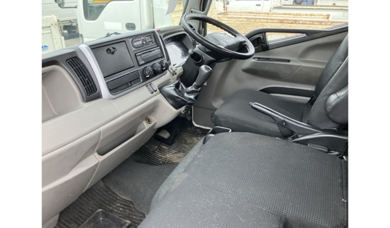 2018 Mitsubishi Canter 2000 kg image-3