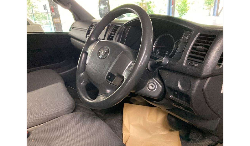 2018 Toyota Hiace DX image-4