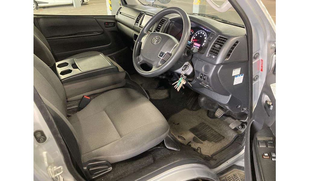 2018 Toyota Regius Van Wheel Chair Equipped image-6