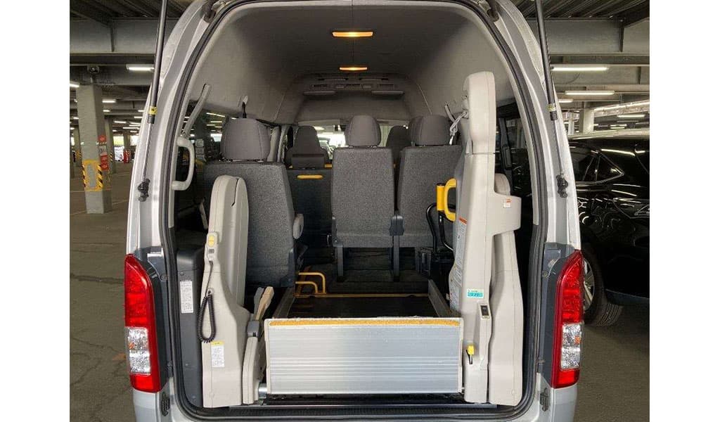 2018 Toyota Regius Van Wheel Chair Equipped image-8