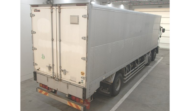 2018 Isuzu Giga 11 Ton image-2