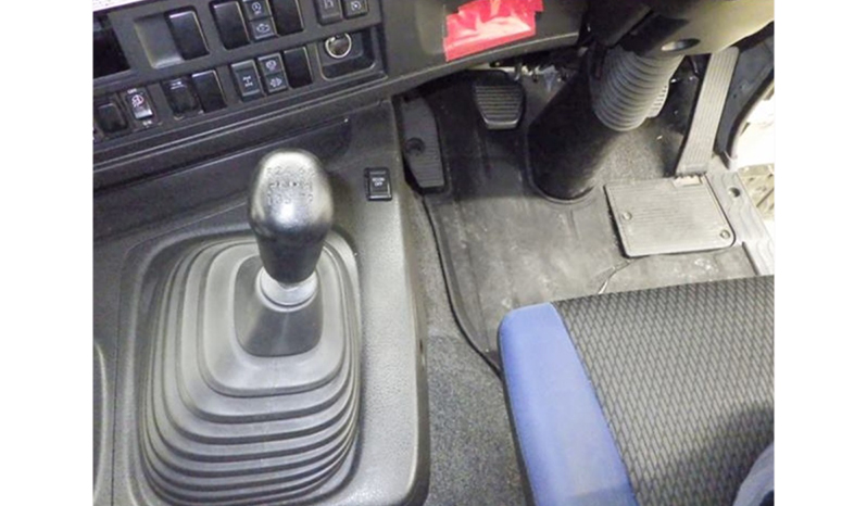 2018 Isuzu Giga 11 Ton image-4