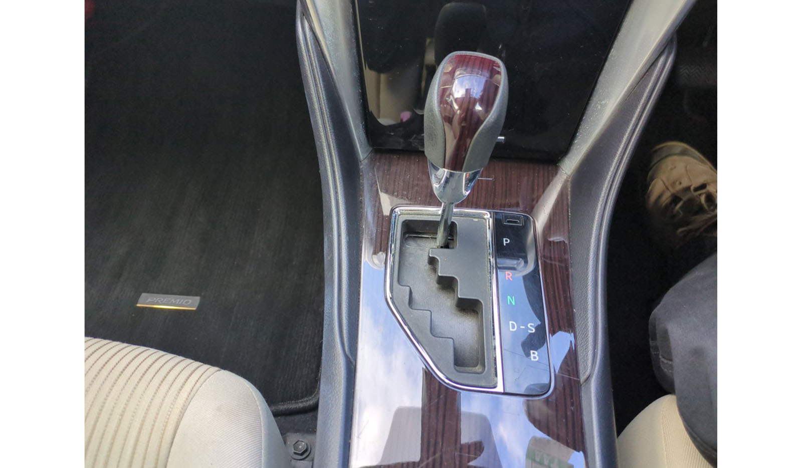 2019 Toyota Premio XL image-3