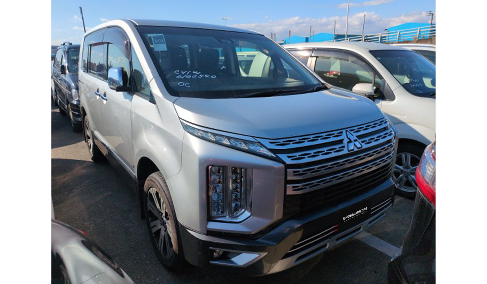 2019 Mitsubishi Delica D5 image-1