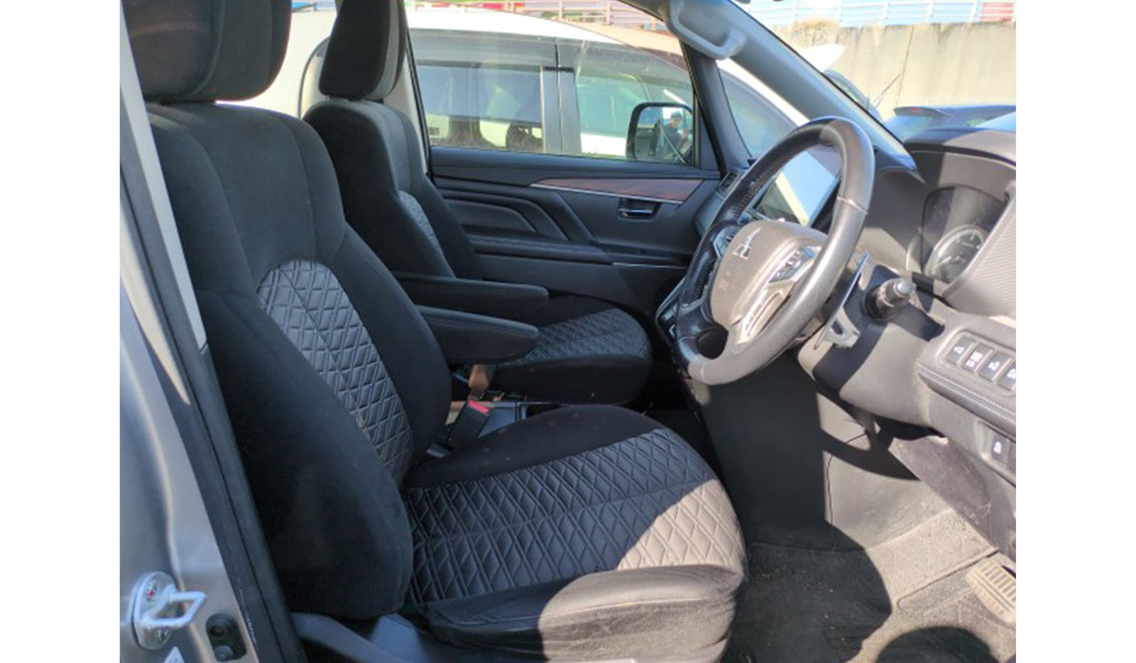 2019 Mitsubishi Delica D5 image-4