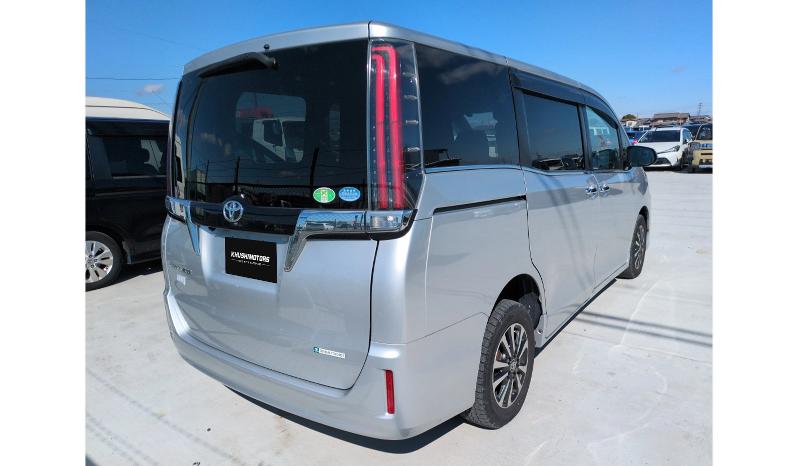 2019 Toyota Esquire Multiutility image-11