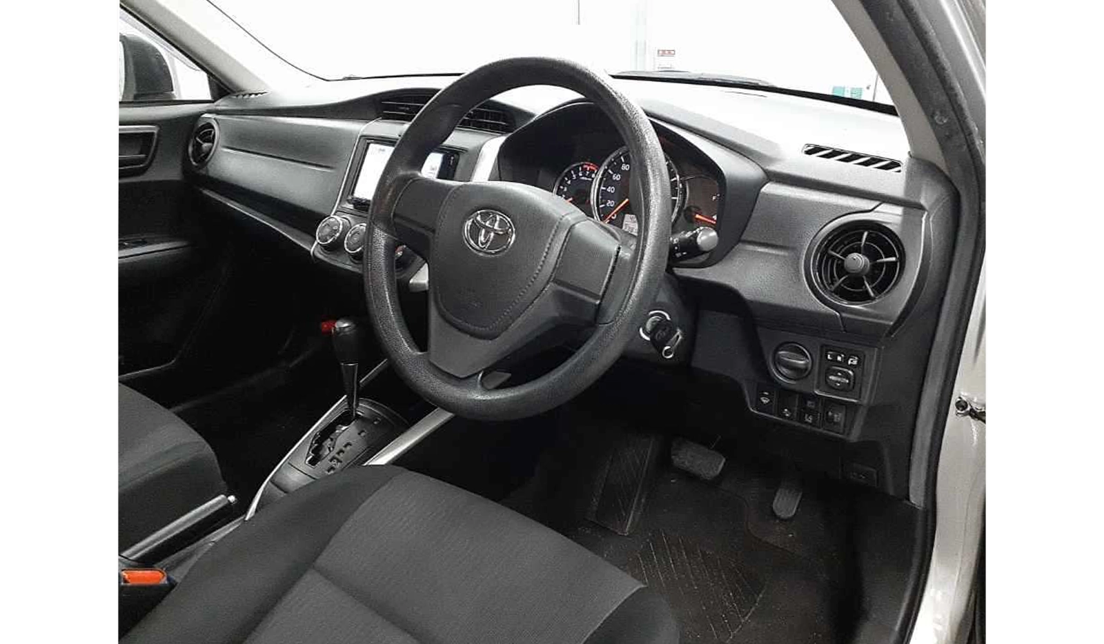 2019 Toyota Corolla Fielder X image-3