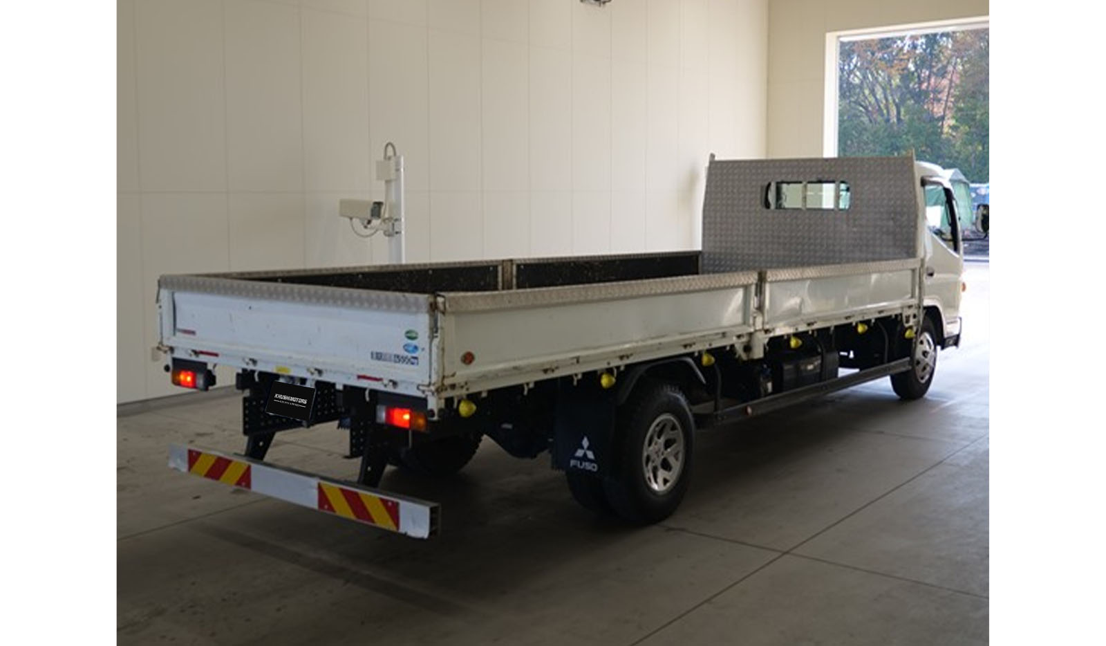 2020 Mitsubishi Canter Long Wide T image-3