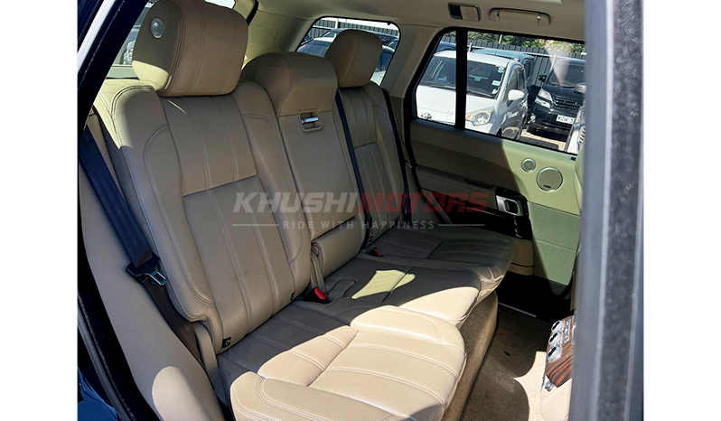 2016 Land Rover Range Rover Vogue image-15