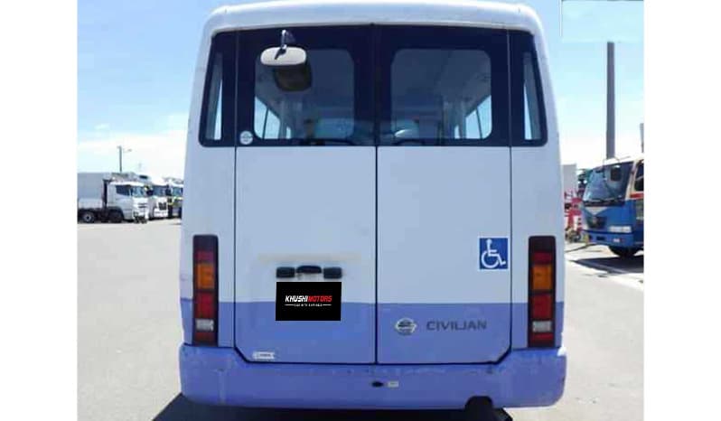 2004 Nissan Civilian image-5