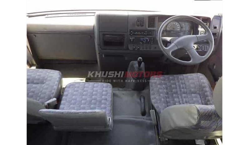2004 Nissan Civilian image-7