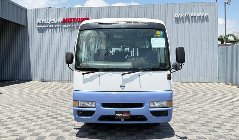 2004 Nissan Civilian image-9