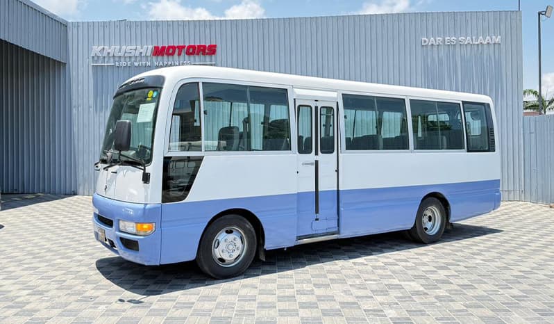 2004 Nissan Civilian image-10