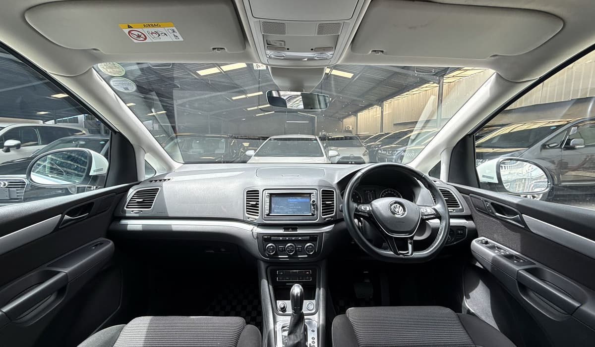 2018 Volkswagen Sharan image-9