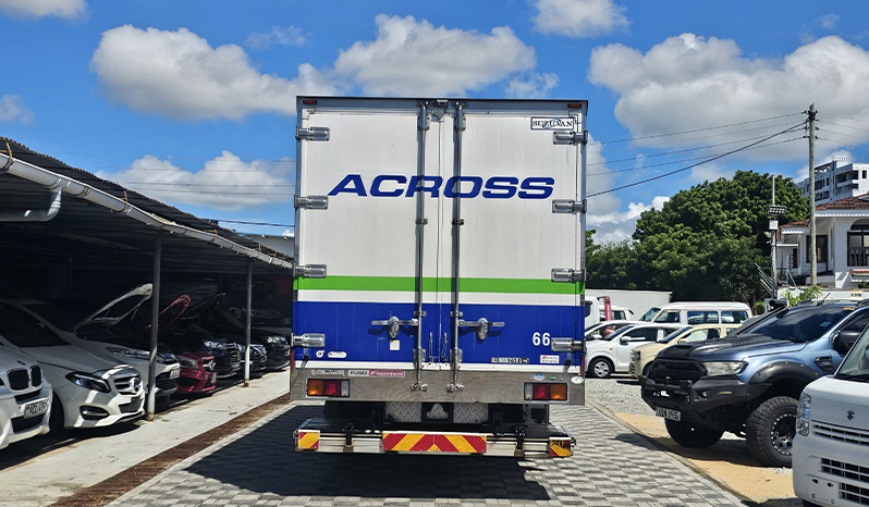 2017 Mitsubishi Fuso 2.5 Ton image-5