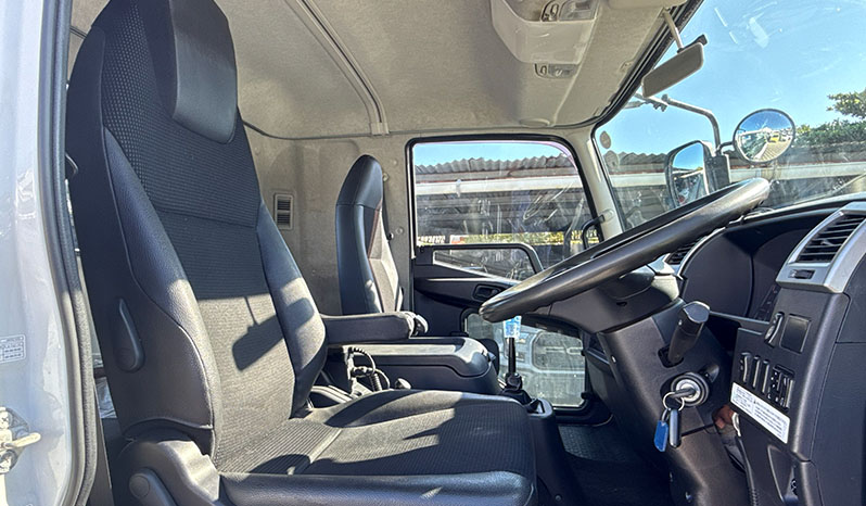 2018 Mitsubishi Fuso 6 Ton image-9