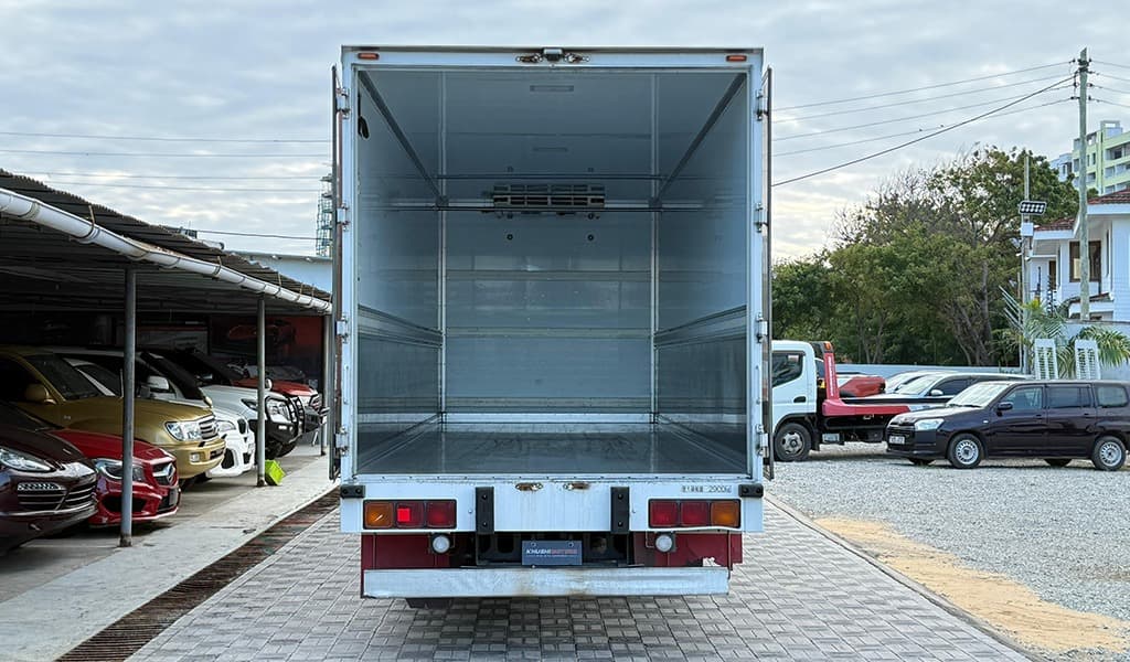 2019 Isuzu Forward Freezer 2.9 Ton image-6