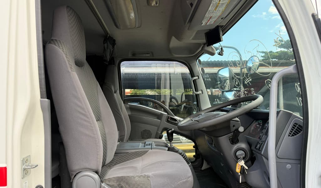 2019 Isuzu Forward Freezer 2.9 Ton image-17