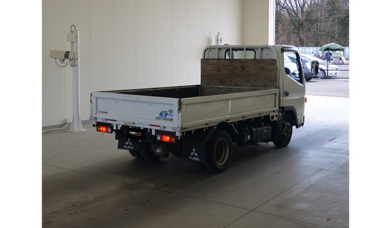 2018 Mitsubishi Fuso 2 Ton image-3