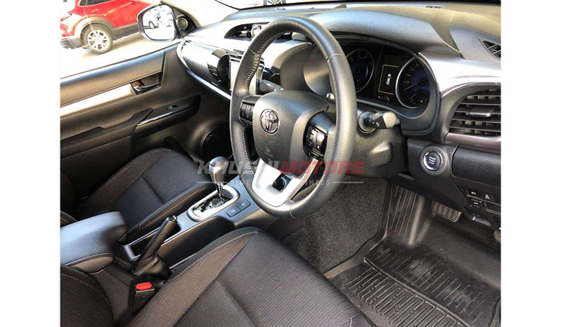 2019 Toyota Hilux image-5