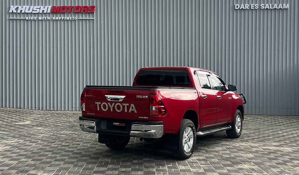 2019 Toyota Hilux image-13
