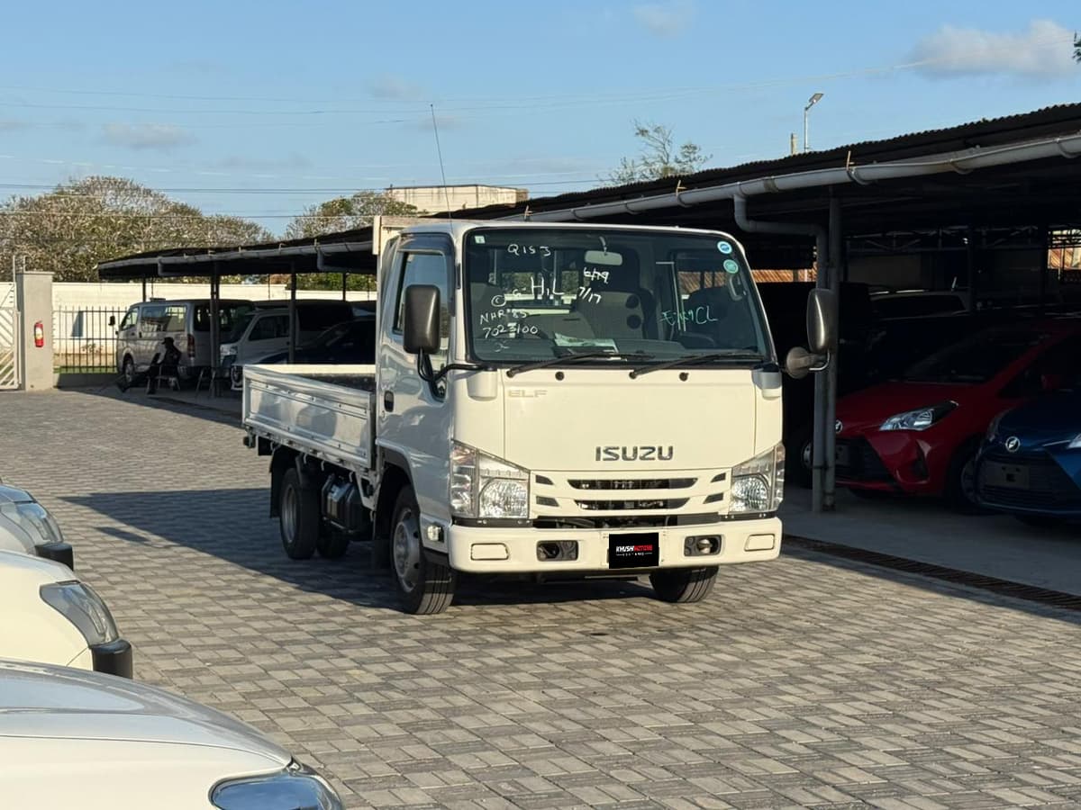 2018 Isuzu ELF 1.5 Ton image-1