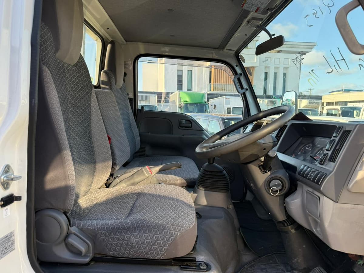 2018 Isuzu ELF 1.5 Ton image-6