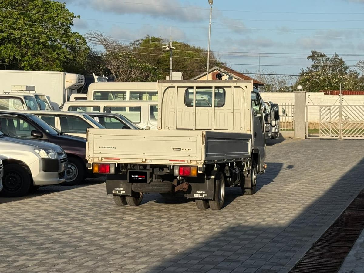 2018 Isuzu ELF 1.5 Ton image-9