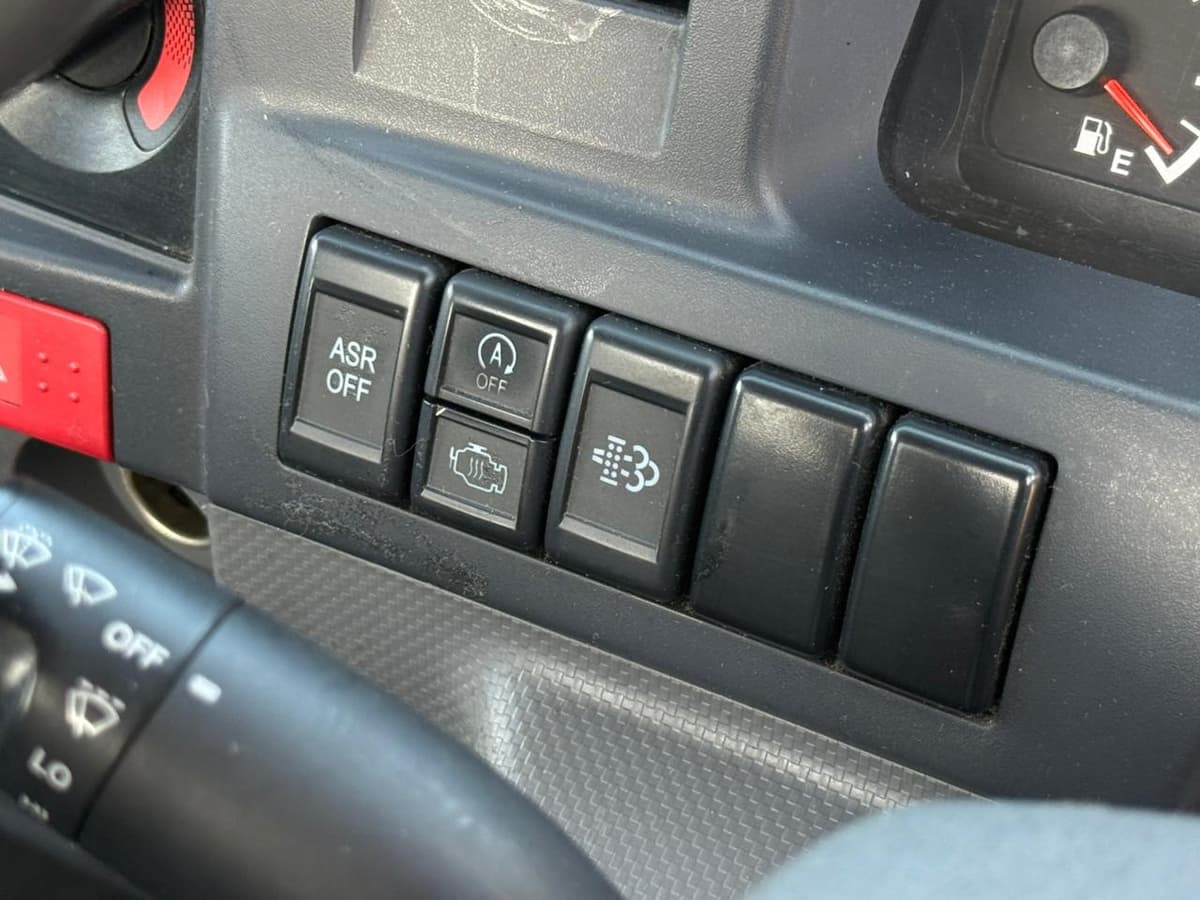 2018 Isuzu ELF 1.5 Ton image-12