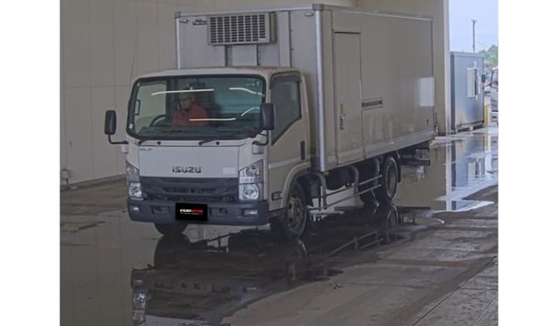 2018 Isuzu Freezer Elf 7 Ton image-2