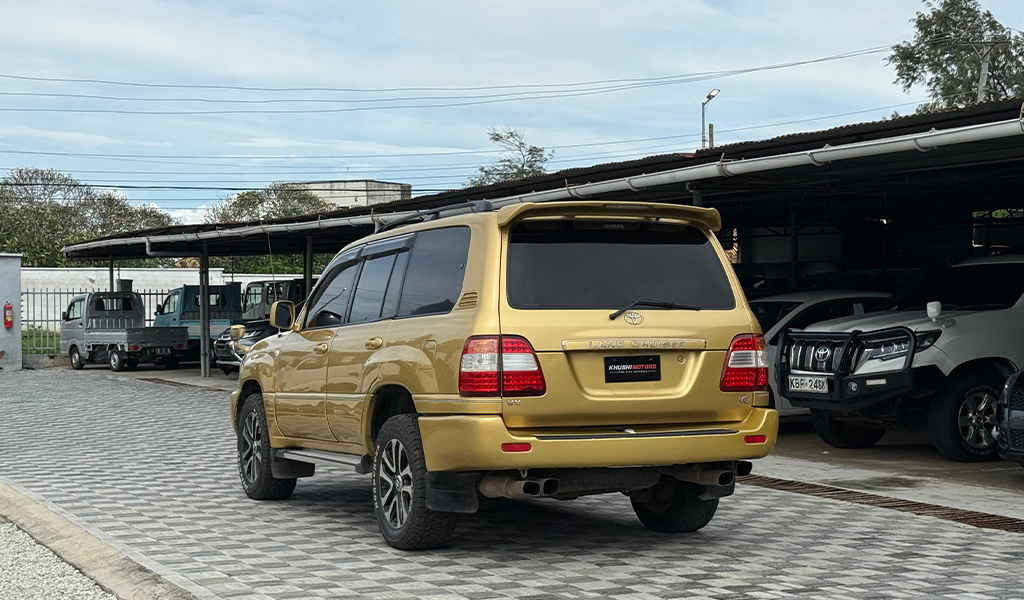 2006 Toyota Land Cruiser 100 VX image-3