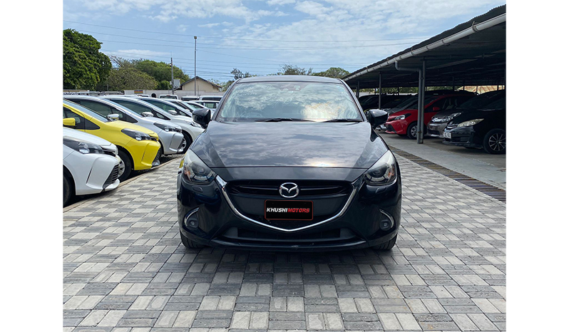 2016 Mazda Demio image-1