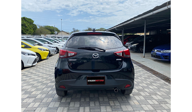2016 Mazda Demio image-7