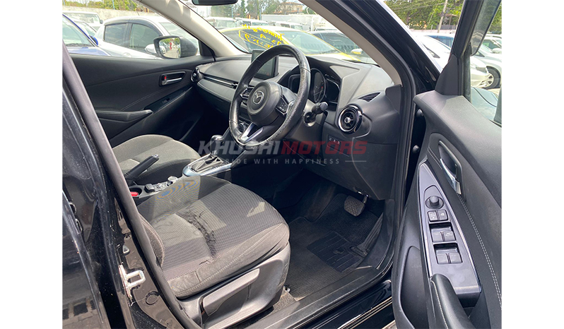 2016 Mazda Demio image-11