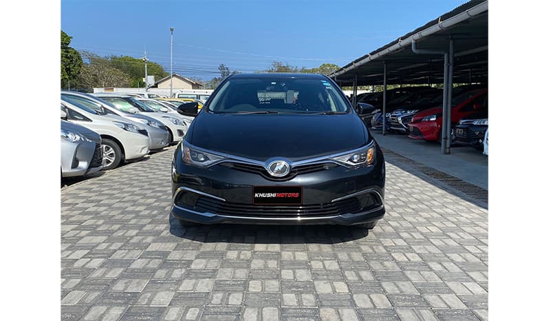 2016 Toyota Auris image-1