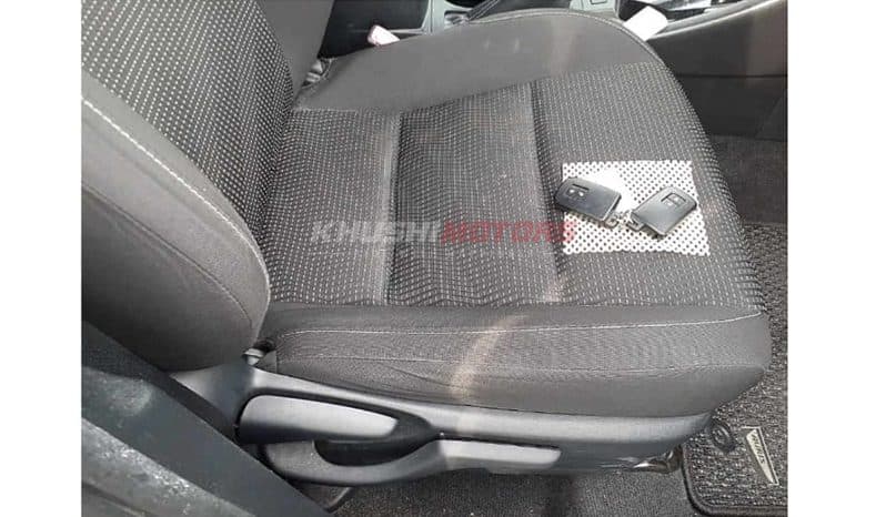 2016 Toyota Auris image-2