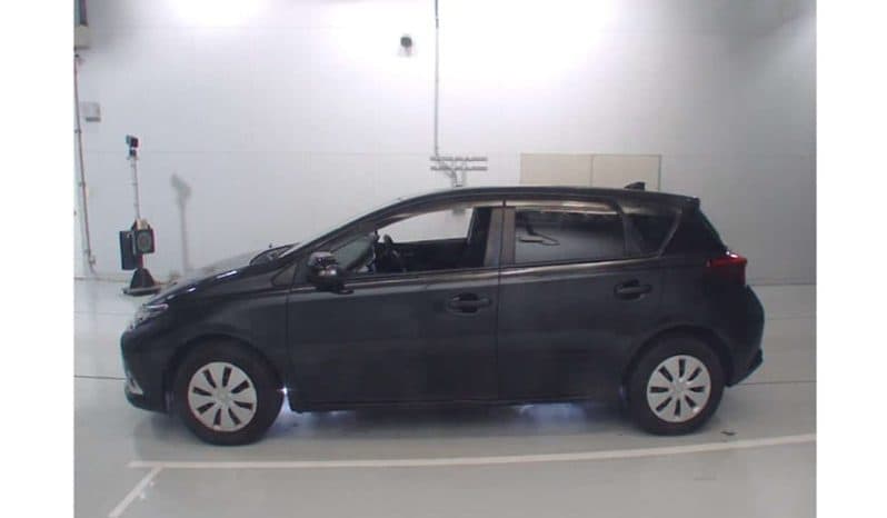 2016 Toyota Auris image-9