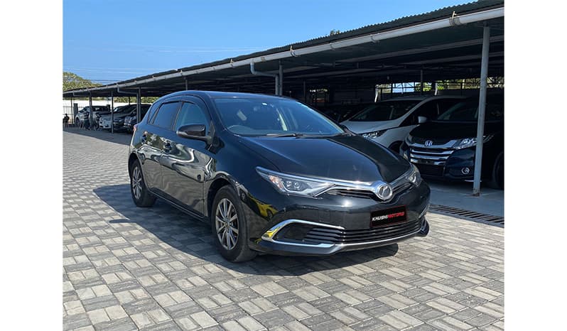 2016 Toyota Auris image-11