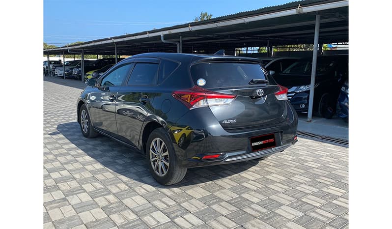 2016 Toyota Auris image-12