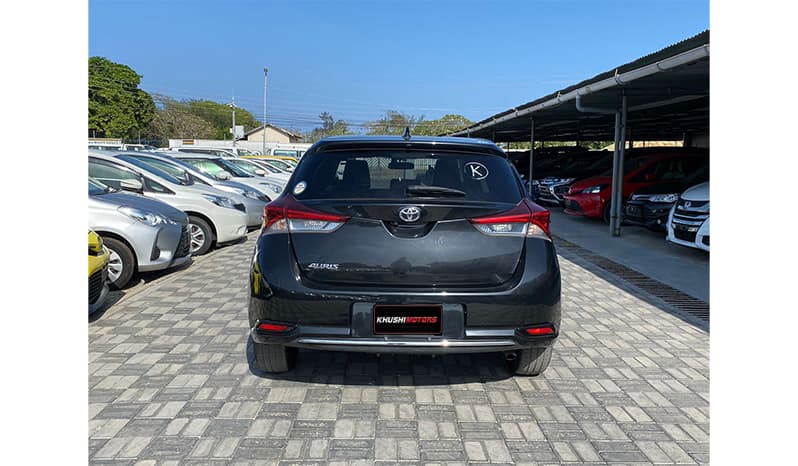 2016 Toyota Auris image-13