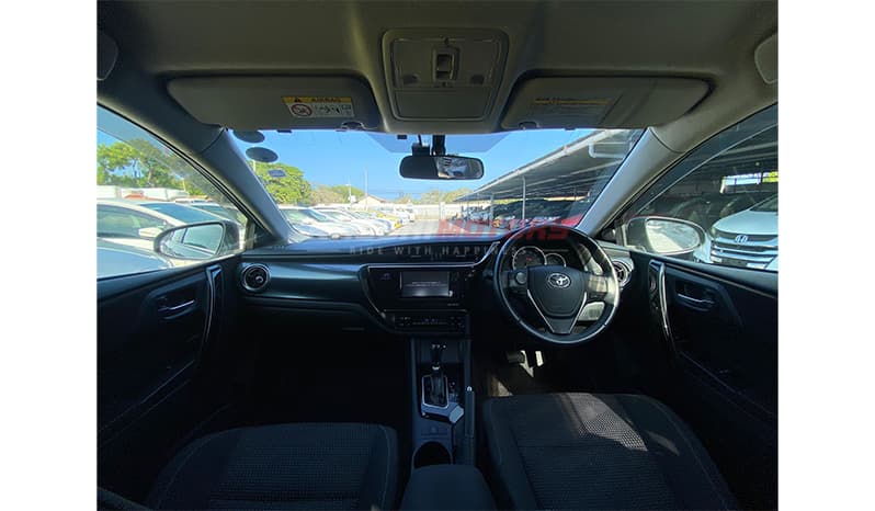 2016 Toyota Auris image-17