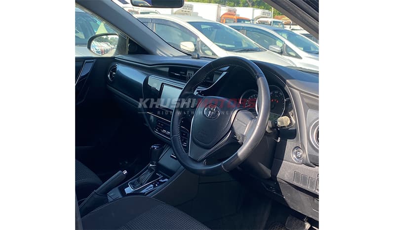 2016 Toyota Auris image-18