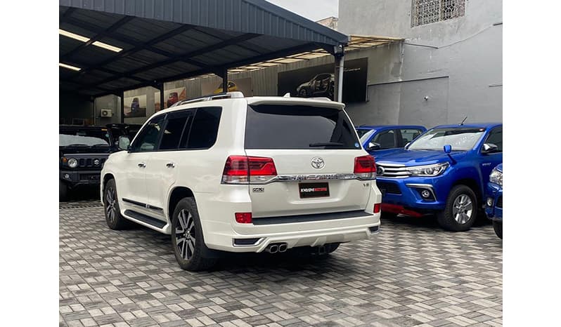 2017 Toyota Land Cruiser Zx V8 image-10