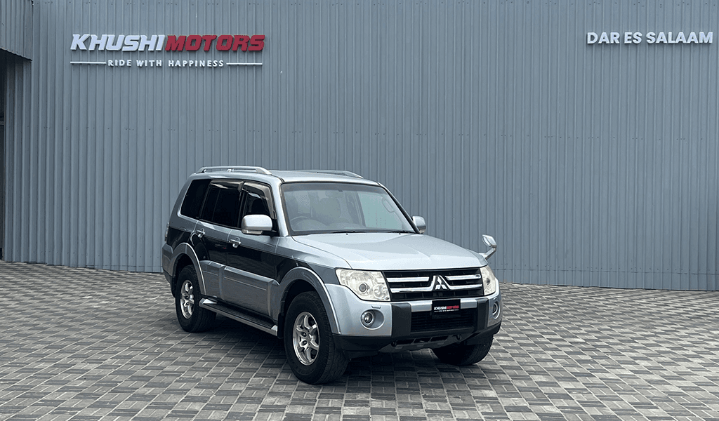 2007 Mitsubishi Pajero image-1