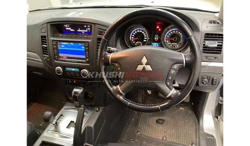 2007 Mitsubishi Pajero image-7