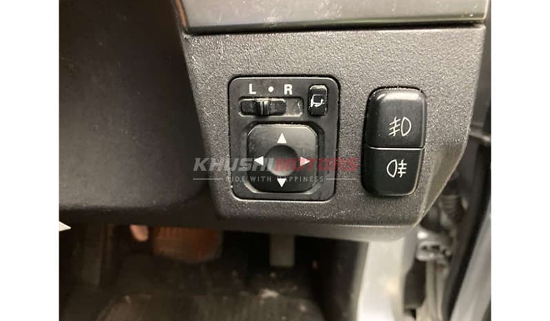 2007 Mitsubishi Pajero image-8