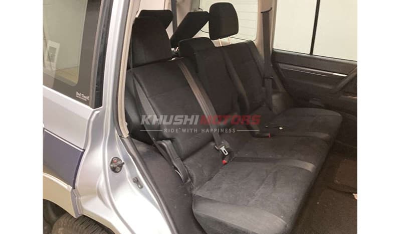 2007 Mitsubishi Pajero image-9